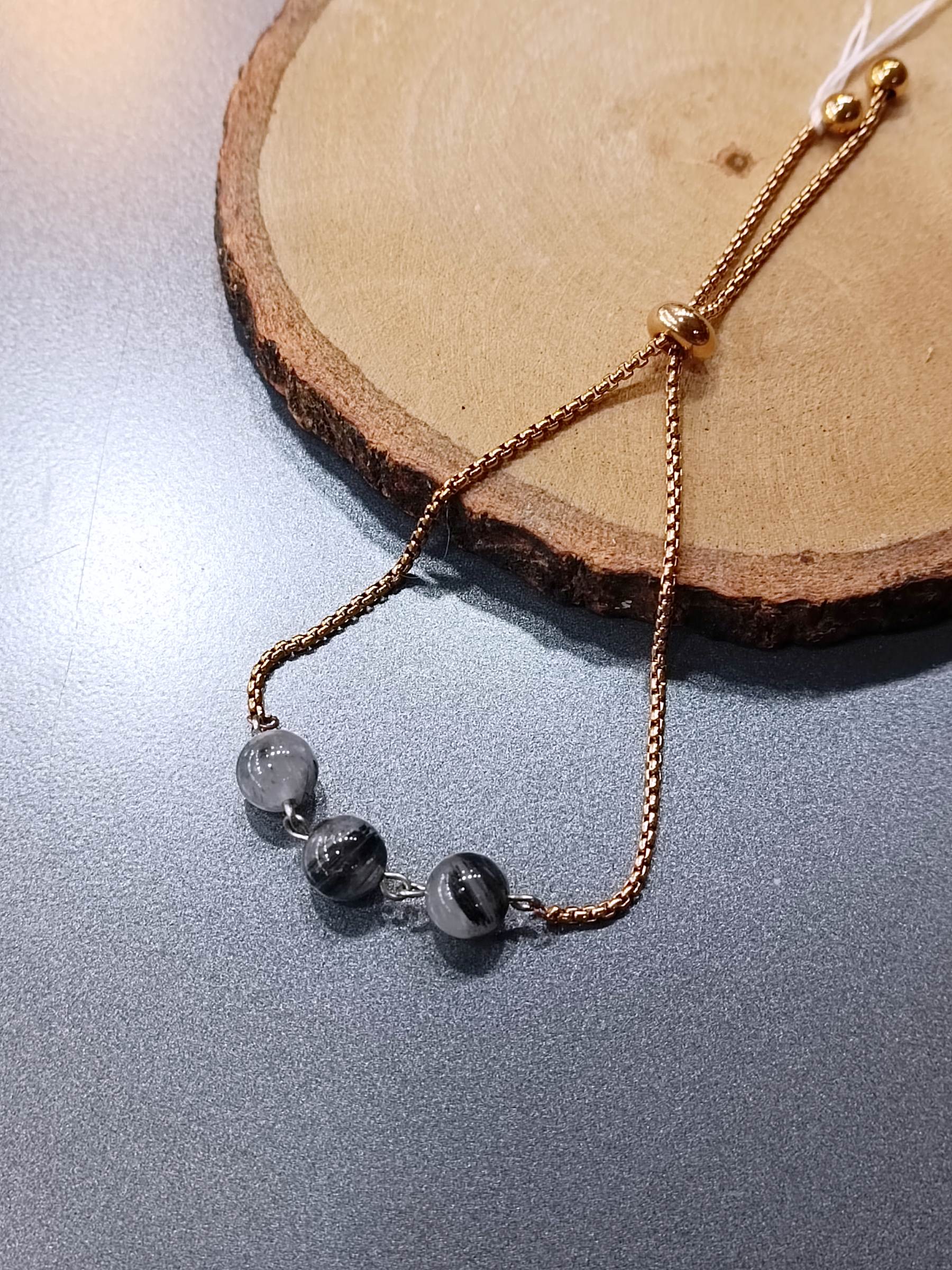 สร้อยข้อมือหินแท้ "Muse" Protection Bracelet (แก้วขนเหล็ก)
