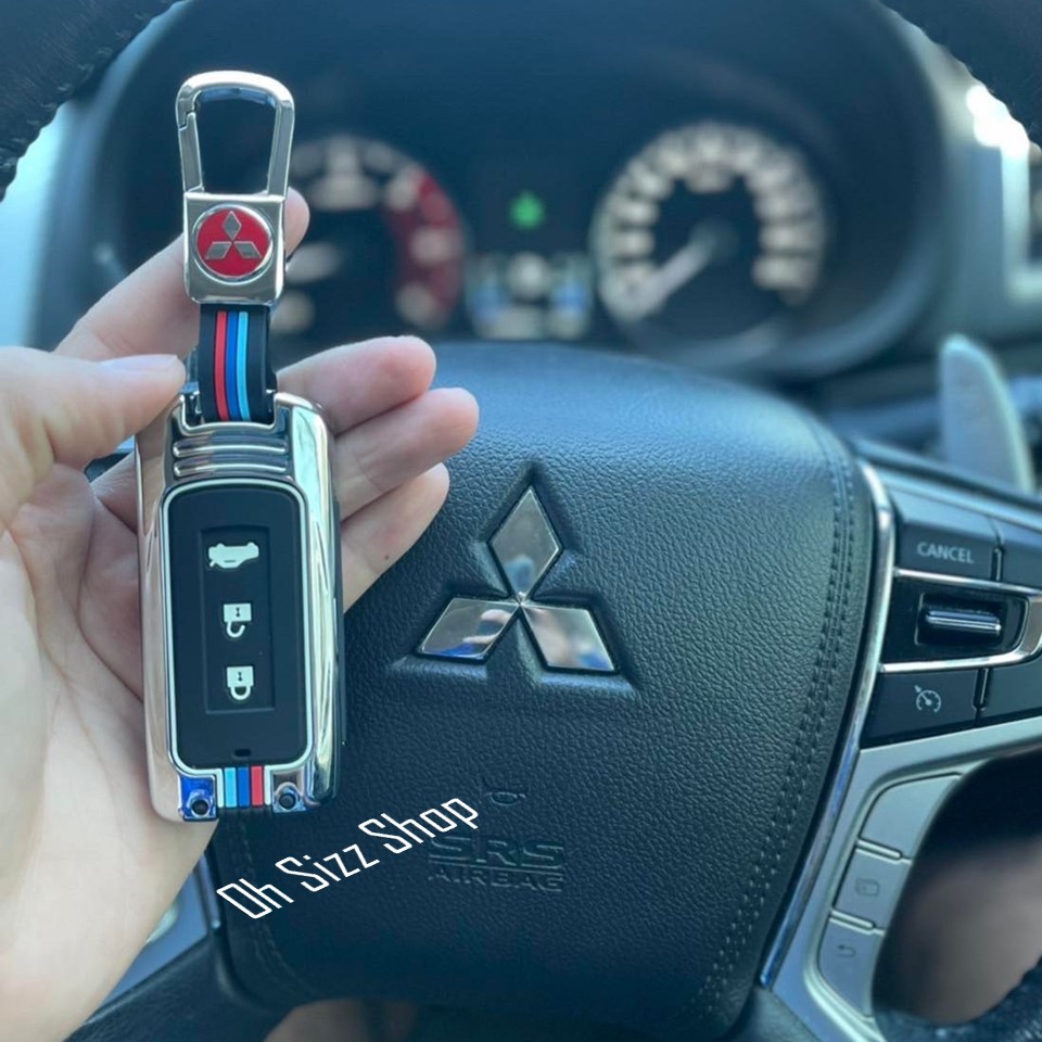 เคสโลหะรีโมทรถมิตซูบิชิ Mitsubishi Pajero Full Package 2022 (Alloy Up Grade Luminescence 3D Silicone Push button Guard) Model Mitsubishi Pajero (Sport), Xpander, Mirage, Attrage, Triton Smart Key แบบ 2 และ 3 ปุ่ม