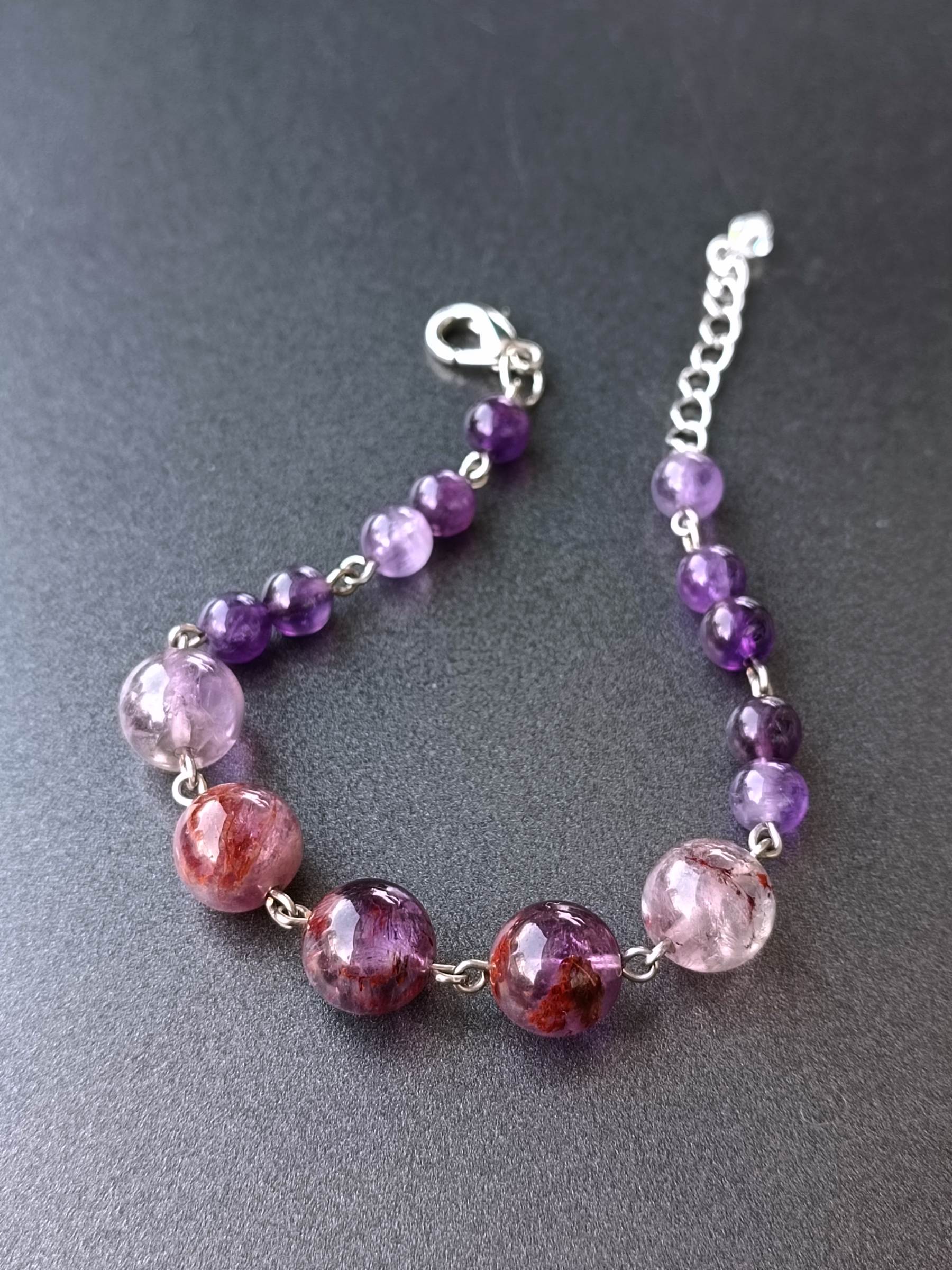 สร้อยข้อมือหินแท้ "Connected" Phantom Amethyst + Amethyst Bracelet (ความสำเร็จ ความเจริญงอกงาม)