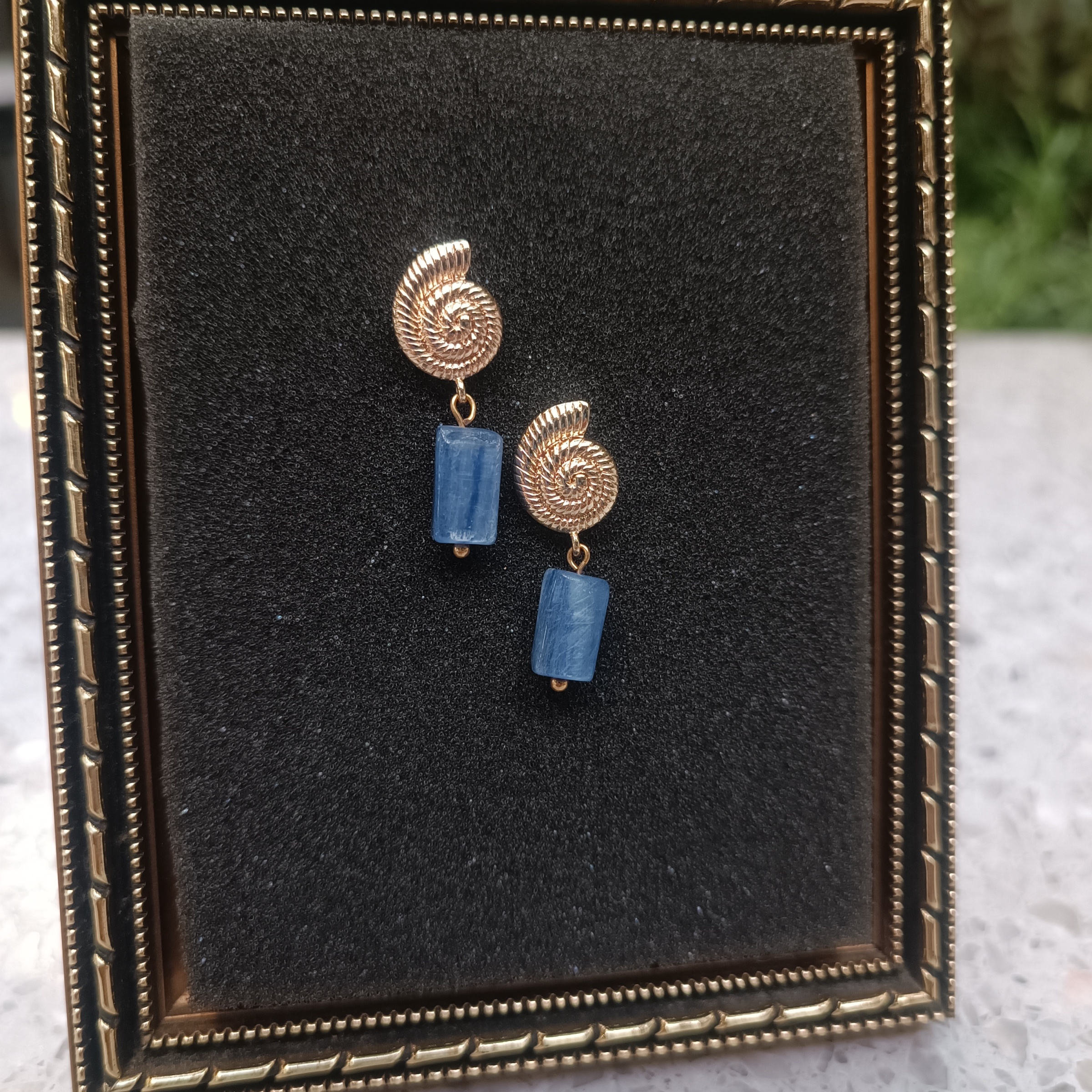 Kyanite Earring ต่างหู "14K" ประดับ ไคยาไนท์ (ปลดล๊อคพลังงานทุกจักระ เพิ่มศักยภาพในตัวเอง สู่ความสำเร็จ)