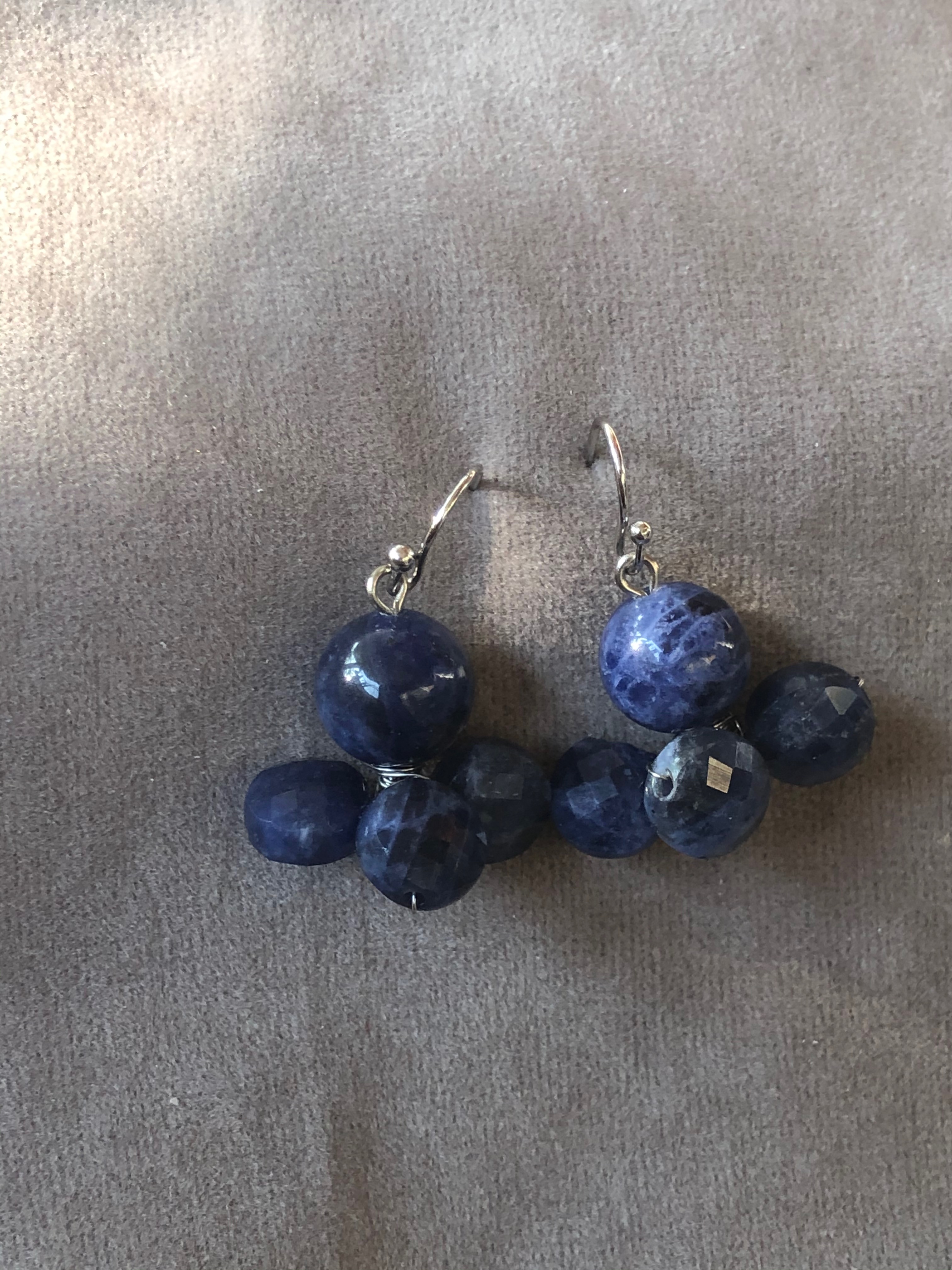 ต่างหูหินแท้ Sodalite Designed Earring (ผ่อนคลาย มีสมาธิ)
