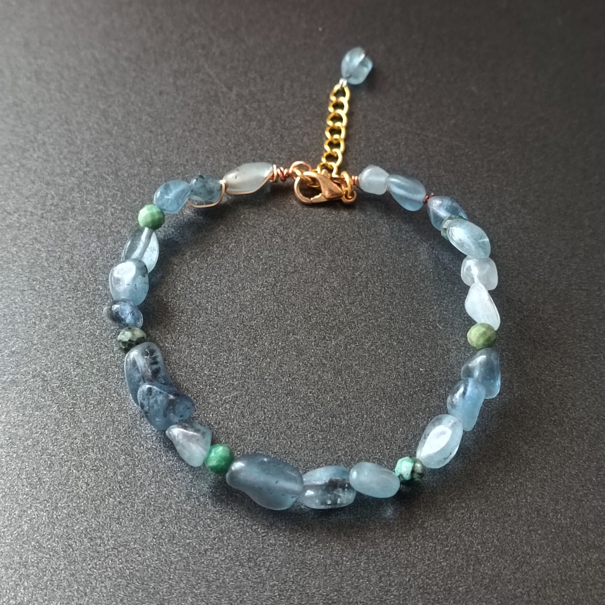 สร้อยข้อมือหินแท้ "Twisted" Aquamarine + Amazonite Bracelet (เสริมความอดทน โชคลาภ Aura Cleanse)