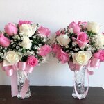 แจกันดอกไม้สดโทนชมพู ราคาต่อแจกัน