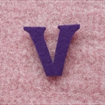 Iron on อักษร V สีม่วง