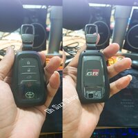 ดำด้าน (Matte Black) พร้อมพวงกุญแจคล้องหูกางเกง