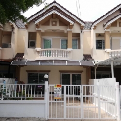 ขาวทาวน์เฮ้าส์ 2 ชั้น มบ.ศศิการต์ 2 สรงประภา ดอนเมือง กรุงเทพ 27.80 ตรว. รหัส T34