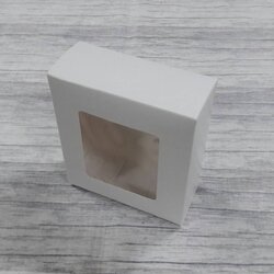 กล่องของขวัญ กล่องเครื่องสำอางค์ กล่องอเนกประสงค์ กล่องใส่ชา/กาแฟ สีขาว ขนาด 14.5x6.0x16.0 ซม. แบบทรงฝาปิดเปิด ท้ายก้นขัด (มีหน้าต่างพลาสติก) ราคา 185 บาทต่อแพ็ค(20 ใบ)