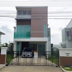 ขายบ้านเดี่ยว ม.โฮมเพลส เดอะพาร์ค วงแหวนพระราม9 รหัส H6