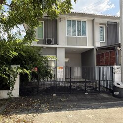 ขายทาวน์เฮาส์ 2 ชั้น หมู่บ้านพฤกษาวิลล์64 (รหัสทรัพย์ 202436) ซอย44 แขวงสายไหม เขตสายไหม กรุงเทพฯ ขนาด 26.50 ตรม. มี 3 ห้องนอน 2 ห้องน้ำ แอร์3 ตัว เป็นบ้านหลังมุม