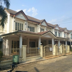 ขายทาวน์เฮ้าส์ 2 ชั้น 2 หลัง ติดกัน หมู่บ้าน ชัยพฤกษ์-บุศรินทร์ (รหัสทรัพย์ 201831)