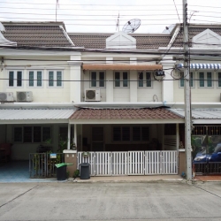 ขายทาวน์โฮม 2 ชั้น หมู่บ้านดิเอ็กซ์คลูซีฟ ซอยเฉลิมพระเกียรติ ร.9 รหัส T15