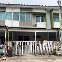 ขายทาวน์เฮ้าส์ 2 ชั้น หมู่บ้านเดอะทรัสต์ วงแหวน-ลำลูกกา คลอง6 (รหัสทรัพย์ 202258) ซอย 24 ต.บึงคำพร้อย อ.ลำลูกกา จ.ปทุมธานี