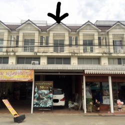 ขายตึกแถว 2.5 ชั้น ประตูน้ำพระอินทร์ บางประอิน อยุธยา ขนาด 21 ตรว. รหัส F8