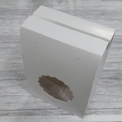 กล่องคุ๊กกี้ กล่องขนม กล่องอเนกประสงค์ สีขาว ขนาด 10.2 x 15.2 x สูง 22.5 ซม. ราคา 250 บาทต่อแพ็ค (20ใบ)