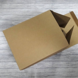 กล่องของขวัญ กล่องอเนกประสงค์ กล่องแบบฝาหัว-ท้ายก้นขัด กล่องของที่ระลึก กล่องเครื่องสำอางค์ กล่องของใช้ สีคราฟท์น้ำตาลเข้ม ขนาด 13x16xสูง20 ซม. ราคา 370 บาทต่อแพ็ค (20 ใบ)