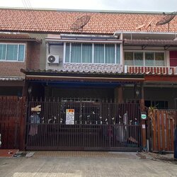 ขายทาวน์เฮ้าส์ 2 ชั้น หมู่บ้านบุษรา (รหัสทรัพย์ 202256) ซอยเพชรเกษม81 ถ.เพชรเกษม ต.หนองค้างพลู อ.หนองแขม จ.กรุงเทพฯ ขนาด 22.50 ตรว.