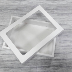 กล่องของขวัญ กล่องของที่ระลึก กล่องฝาครอบ กล่องอเนกประสงค์ กล่องของใช้ กล่องใส่ข้าวสาร กล่องหน้าต่างพลาสติก สีขาว ขนาด 16.2x22.5x4.5 ซม. ราคา 405 บาทต่อแพ็ค (20 ใบ)