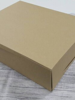 กล่องขนม กล่องโดนัท กล่องชิฟฟ่อน กล่องอเนกประสงค์ ขนาด 28 x 35 x 9 ซม.สีคราฟท์น้ำตาลอ่อน (ฝาทึบ) ราคา 490 บาทต่อแพ็ค (20ใบ)(กระดาษหนา 350 แกรม)