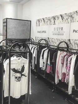 SIX P.M. ผู้นำแนวความคิดสำหรับเสื้อผ้าบุรุษ สร้างสรรค์ขึ้นสำหรับคนหนุ่มรุ่นใหม่ในสไตล์ Creative French Look