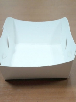 ถาดใส่ขนม/ถาดขนมปัง/ถาดชิม/ถาดกระดาษ สีขาว กว้าง 7.9 x ยาว 8.8 x สูง 3.6 ซม.(ราคาแพ็คละ 105 บาท (รวม 100 ชิ้น))