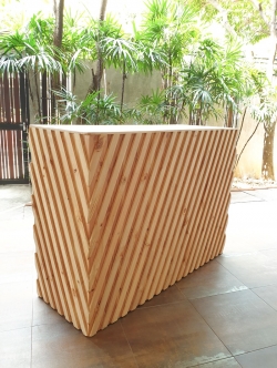 RENT/ให้เช่า: เคาน์เตอร์บาร์ไม้สน