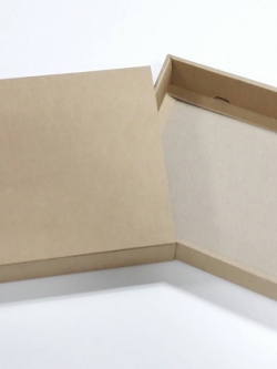 กล่องพับขึ้นรูปพร้อมใช้งาน กล่องแบบฝาสไลด์ กล่องของขวัญ กล่องอเนกประสงค์ สีน้ำตาลขนาด 19.0x21.5x3.5 ซม. ราคา 470 บาท ต่อแพ็ค(12 ใบ) (รวมค่าจัดส่งแล้ว)