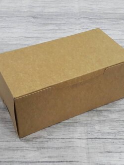 กล่องขนม กล่องเค้ก กล่องคัพเค้ก กล่องชิฟฟ่อน กล่องช้อคโกแล็ต กล่องคุ๊กกี้ กล่องไม่มีหน้าต่าง (ฝาทึบ) ขนาด 9.5x18x7.8ซม.สีคราฟท์น้ำตาลอ่อน (CKB) (ราคา 165 บาทต่อแพ็ค (20 ใบ)