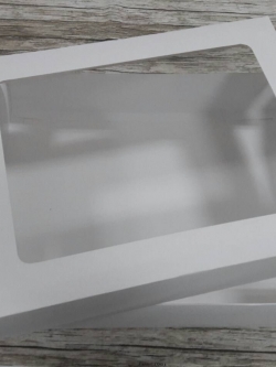 กล่องของขวัญ กล่องของที่ระลึก กล่องฝาครอบ กล่องอเนกประสงค์ กล่องของใช้ กล่องพวงมาลัย กล่องใส่ผ้าไหม ขนาด 26.0 x 32.0 x 6.2 ซม. สีขาว (กระดาษหนา 350 แกรม) ราคา 750 บาทต่อแพ็ค(20 ใบ)