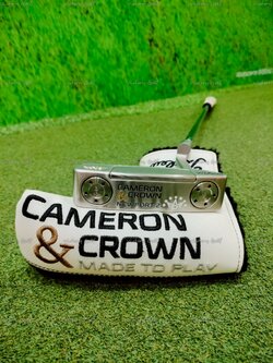 Putter Scotty Cameron & Crown Newport2 33”