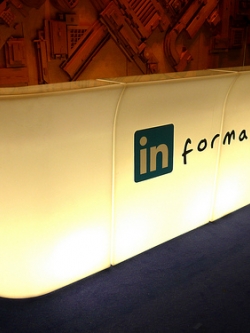 RENT/ให้เช่า: เคาน์เตอร์บาร์ LED เรืองแสง รุ่น GB(3.4m)