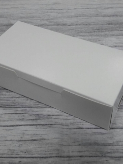 กล่องขนม กล่องชิฟฟ่อน กล่องช้อคโกแล็ต กล่องคุ๊กกี้ กล่องไม่มีหน้าต่าง (ฝาทึบ) ขนาด 9x18x4.5ซม. สีขาว ราคา 100 บาทต่อแพ็ค (20 ใบ)