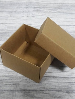 กล่องของขวัญ กล่องฝาครอบ กล่องของที่ระลึก กล่องอเนกประสงค์ กล่องของใช้ กล่องใส่ผ้าไหม ขนาด 9*9*5.7 ซม. สีคราฟท์น้ำตาลเข้ม ราคา 255 บาท/20 ใบ