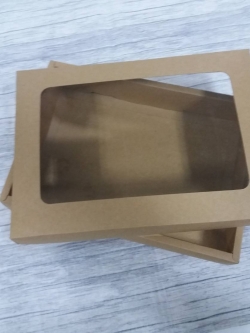 กล่องของขวัญ กล่องฝาครอบ กล่องของที่ระลึก กล่องอเนกประสงค์ กล่องของใช้ กล่องใส่ผ้าไหม ขนาด 19.6x27.2x5 ซม.สีคราฟท์น้ำตาล ราคา 510 บาทต่อแพ็ค(20 ใบ)