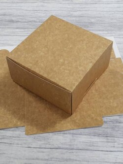 กล่องขนม กล่องสแน็ค Snack Box ขนาด 15.0x15.0x7.6 ซม.สีคราฟท์น้ำตาลอ่อน (CKB) (ฝาทึบ) กล่องคัพเค้ก 4 ชิ้น (แบบไม่มีฐานรอง) กล่องเค้กครึ่งปอนด์ ราคาแพ็คละ 150 บาท (รวม 20 ใบ)