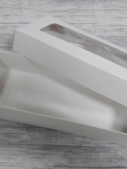 กล่องฝาครอบ กล่องของขวัญ กล่องอเนกประสงค์ ขนาด 9 x 22.5 x 4.5 ซม. สีขาว (แบบมีหน้าต่างพลาสติก) ราคา 310 บาท ต่อแพ็ค (20 ใบ)