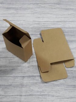 กล่องของขวัญ กล่องอเนกประสงค์ กล่องของที่ระลึก กล่องเครื่องสำอางค์ กล่องสบุู่ กล่องแบบฝาหัวท้าย สีคราฟท์น้ำตาลเข้ม ขนาด 7.5x3.5x7.7 ซม. ราคา 250 บาทต่อแพ็ค(50 ใบ)