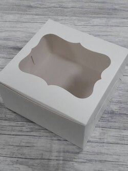 กล่องเค้กครึ่งปอนด์ กล่องคัพเค้ก 4 ชิ้น กล่องเค้ก กล่องขนม กล่องเบเกอรี่ สีขาว ขนาด 16.8x16.8x9 ซม.ราคา 220 บาทต่อแพ็ค (20ใบ)