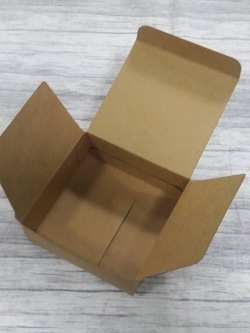กล่องของขวัญ กล่องแบบฝาหัวท้าย กล่องอเนกประสงค์ สีคราฟท์น้ำตาลเข้ม ขนาด10.5x10.5x4 ซม. กล่องของที่ระลึก กล่องเครื่องสำอางค์ กล่องของใช้ ราคา 155 บาท/20 ใบ