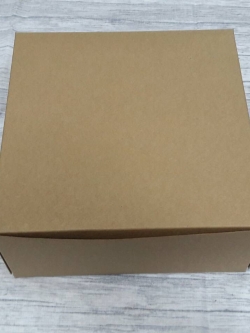 กล่องไม่มีหน้าต่าง (ฝาทึบ) 20.4x20.4.0x9.5 ซม.กล่องเค้ก 1 ปอนด์ กล่องคัพเค้ก กล่องบราวนี่ กล่องชิฟฟ่อน กล่องช้อคโกแล็ต กล่องคุ๊กกี้ กล่องขนมสีคราฟท์น้ำตาล