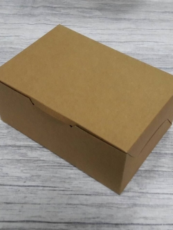 กล่องไม่มีหน้าต่าง (ฝาทึบ) กล่องเค้ก กล่องคัพเค้ก กล่องขนม กล่องชิฟฟ่อน กล่องช้อคโกแล็ต กล่องคุ๊กกี้ ขนาด 12.0x17.5x7.5 ซม.สีคราฟท์น้ำตาลเข้ม ราคา 160 ต่อแพ็ค(20ใบ)