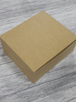 กล่องบราวนี่ กล่องชิฟฟ่อน กล่องขนม Snack Box กล่องสแน็ค กล่องอาหารว่าง ขนาด 14 x 16 x 6.5 ซม.สีคราฟท์น้ำตาลอ่อน ราคา 145 บาท (20ใบ/แพ็ค)