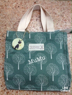 กระเป๋าผ้าสะพายข้าง Mumu ลายขาวเทา