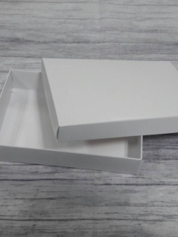 กล่องฝาครอบ กล่องของขวัญ กล่องแบบมีฝาครอบ กล่องอเนกประสงค์ ขนาด 10 x 15 x 3 ซม. สีขาว ราคา 245 บาท ต่อแพ็ค (20 ใบ)