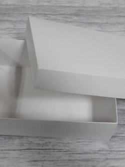 กล่องแบบมีฝาครอบ กล่องอเนกประสงค์ กล่องของขวัญ กล่องใส่เครื่องสำองค์ ขนาด 16.0 x 24.0 x 8.5 ซม. สีขาว ราคา 505 บาท ต่อแพ็ค (20 ใบ)