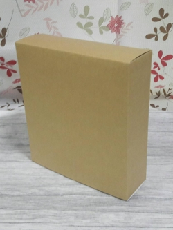 กล่องของขวัญ กล่องอเนกประสงค์ กล่องของที่ระลึก กล่องเครื่องสำอางค์ กล่องของใช้ กล่องแบบฝาหัวท้าย สีคราฟท์น้ำตาลอ่อน ขนาด 6.0x19.3x21.0 ซม.ราคา 275 บาท(20 ใบ)