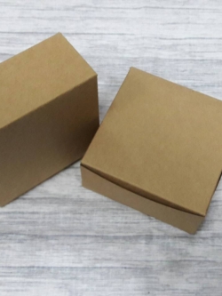 กล่องสแน็ค กล่องเค้ก กล่องขนม ขนาด 10.0 x 10.0 x 4.7 ซม. Snack Box กล่องอาหารว่าง กล่องคอฟฟี่เบรค สีคราฟท์น้ำตาล ราคา 75 บาทต่อแพ็ค(20ใบ)