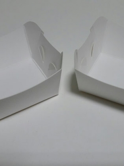 ถาดใส่ขนม ถาดขนมปัง ถาดชิม ถาดอาหาร สีขาว ขนาด 5.3 x 6.0 x สูง 2.7 ซม. ราคา 60 บาทต่อแพ็ค (100 ชิ้น)