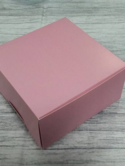 กล่องคัพเค้ก 4 ชิ้น (แบบไม่มีฐานรอง) กล่องเค้กครึ่งปอนด์ กล่องขนม กล่องสแน็ค Snack Box กล่องคอฟฟี่เบรค สีชมพู ขนาด 15.0x15.0x7.6 ซม. (แพ็คละ 150 บาทต่อ 20ใบ)