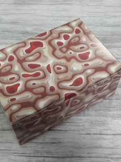 กล่องไม่มีหน้าต่าง (ฝาทึบ) 17.5x12.0x7.5 ซม.กล่องเค้ก กล่องคัพเค้ก กล่องขนม กล่องชิฟฟ่อน กล่องช้อคโกแล็ต กล่องคุ๊กกี้ ลายสีน้ำตาล-แดง ราคา 160 บาทต่อแพ็ค(20ใบ)