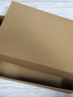 กล่องฝาครอบ กล่องแบบมีฝาครอบ กล่องของขวัญ กล่องอเนกประสงค์ ขนาด 20.5 x 30.0 x 7.0 cm. สีคราฟท์น้ำตาล (แบบฝาทึบ) ราคา 615 บาท ต่อแพ็ค (20 ใบ)